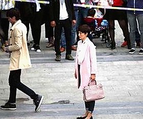 关晓彤吃瓜娱乐圈内幕曝光，明星翻车背后的真相揭秘